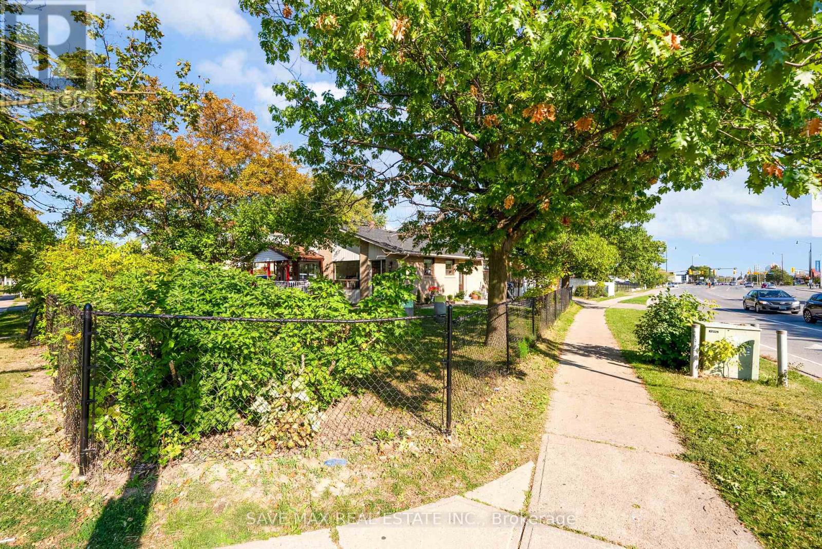 93 Archdekin Drive, Brampton, Ontario  L6V 1Y8 - Photo 46 - W12401651