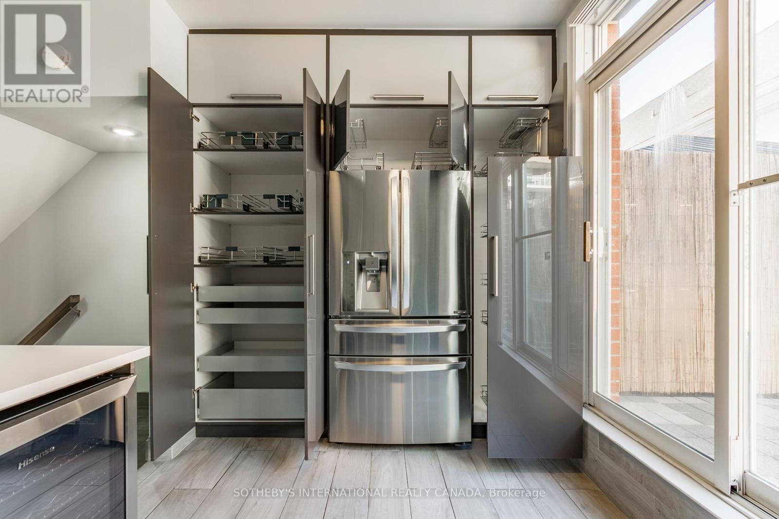 30 Michael Power Place, Toronto (Islington-City Centre West), Ontario  M9A 5G9 - Photo 13 - W12401657