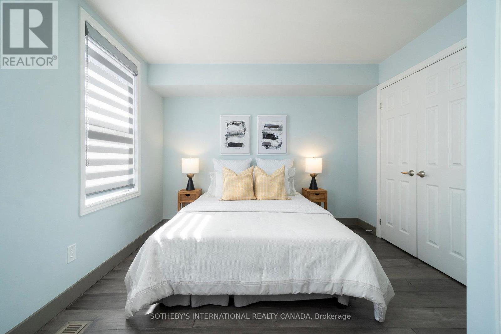 30 Michael Power Place, Toronto (Islington-City Centre West), Ontario  M9A 5G9 - Photo 18 - W12401657