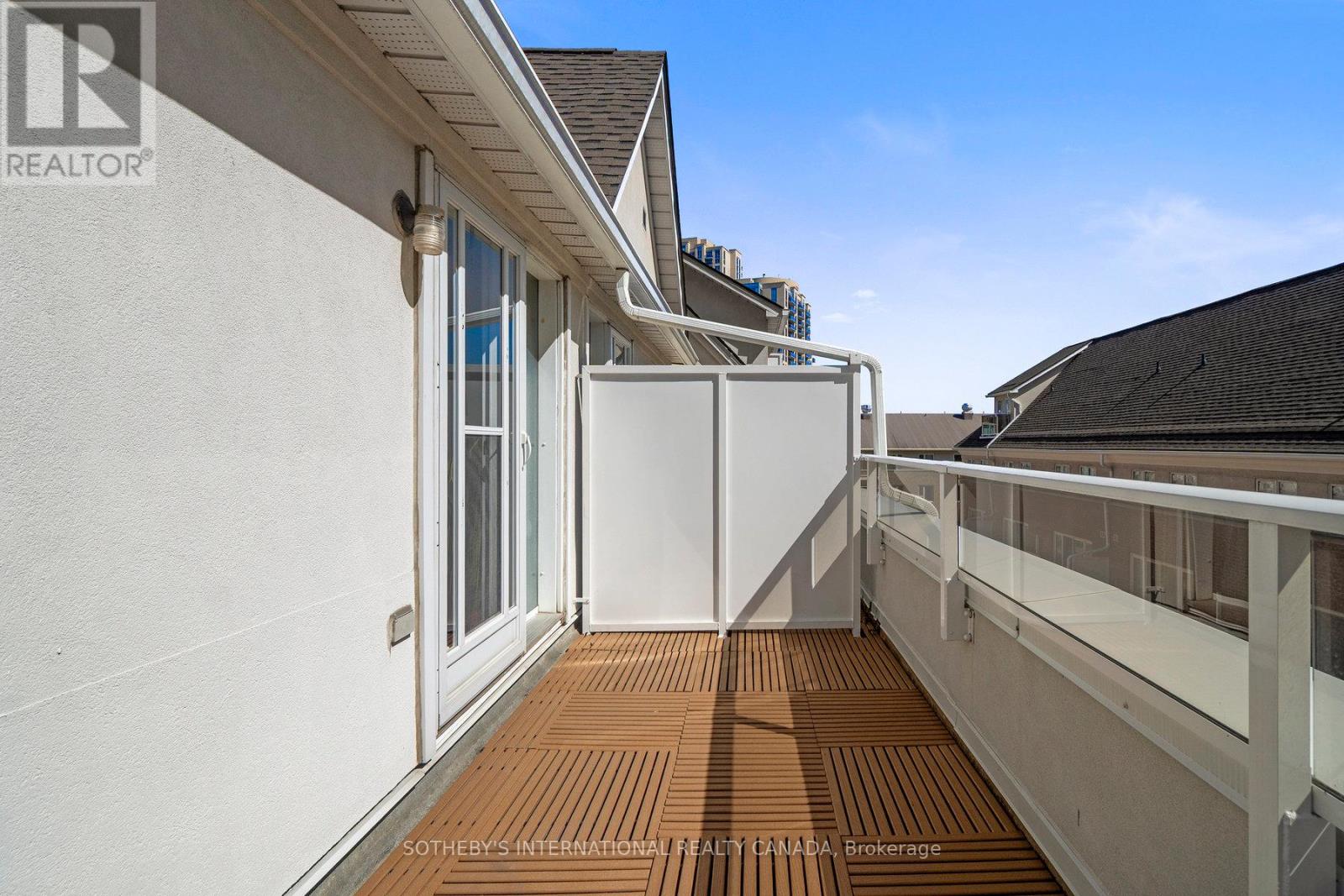 30 Michael Power Place, Toronto (Islington-City Centre West), Ontario  M9A 5G9 - Photo 24 - W12401657