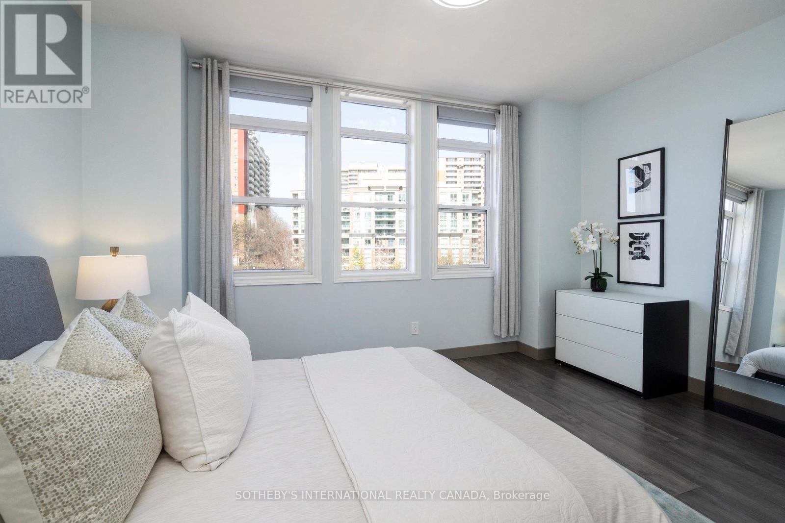 30 Michael Power Place, Toronto (Islington-City Centre West), Ontario  M9A 5G9 - Photo 26 - W12401657