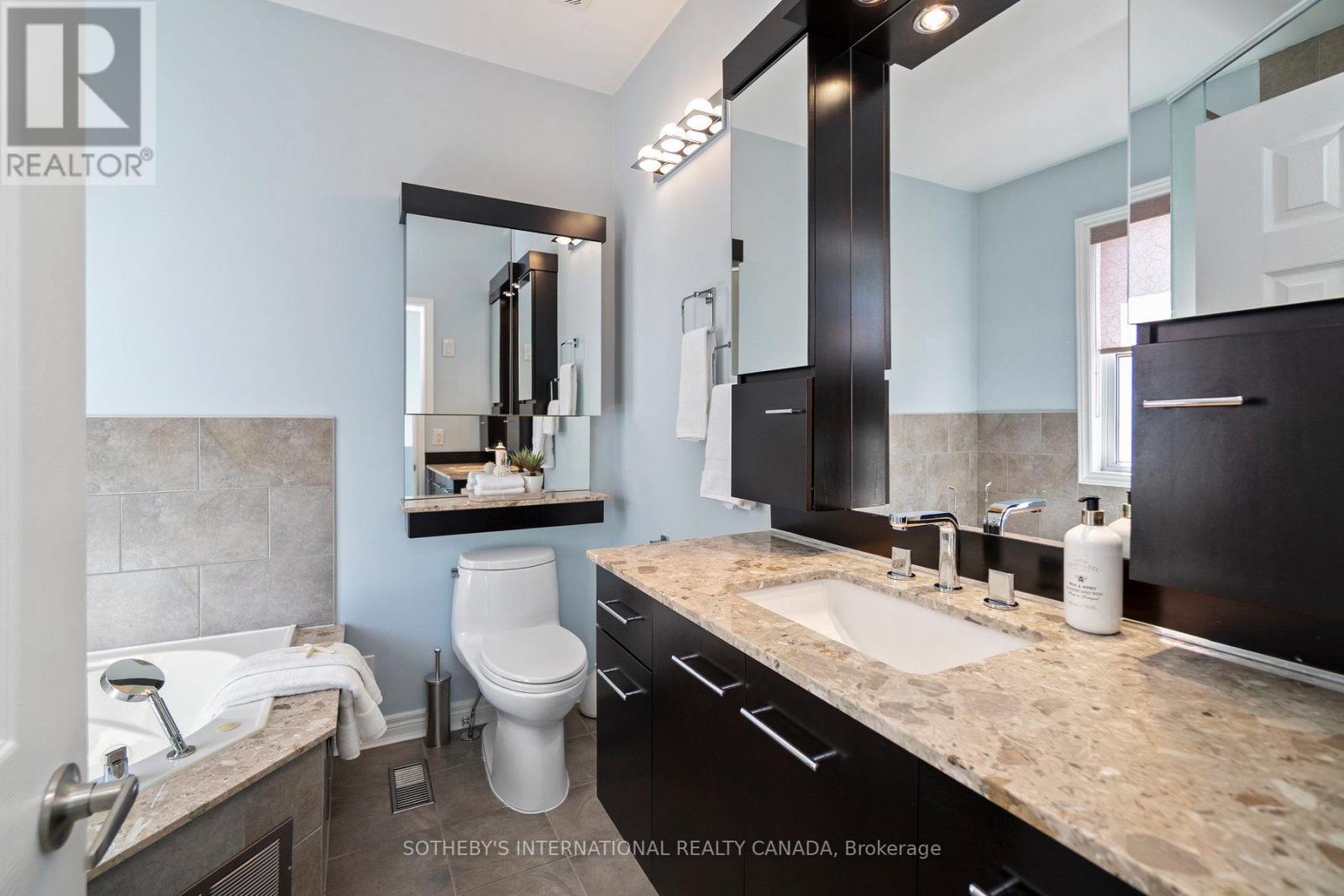 30 Michael Power Place, Toronto (Islington-City Centre West), Ontario  M9A 5G9 - Photo 30 - W12401657