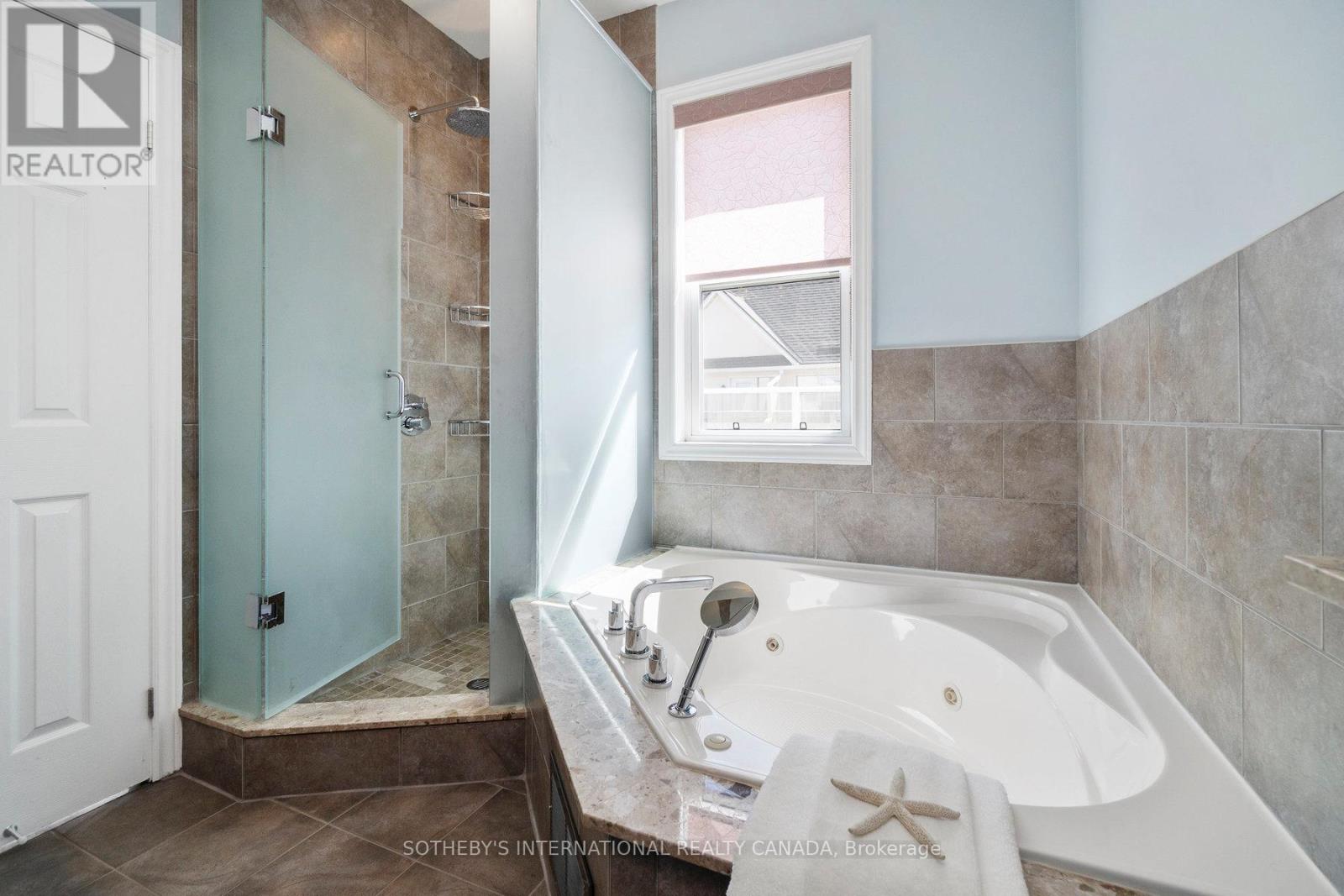 30 Michael Power Place, Toronto (Islington-City Centre West), Ontario  M9A 5G9 - Photo 31 - W12401657