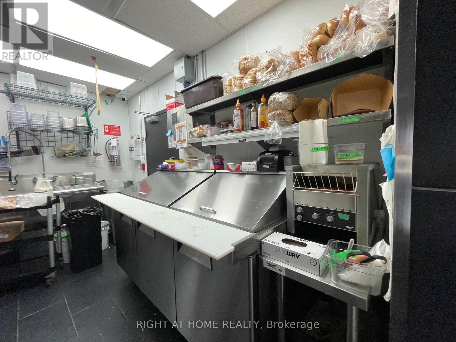 381 Dalhousie Street, Ottawa, Ontario  K1N 5X4 - Photo 6 - X12401664