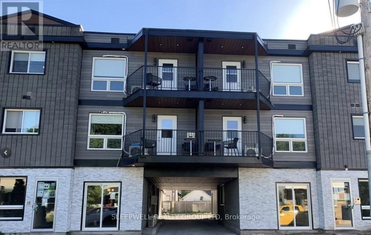 238 Carruthers Avenue, Ottawa, Ontario  K1Y 1N9 - Photo 1 - X12401668