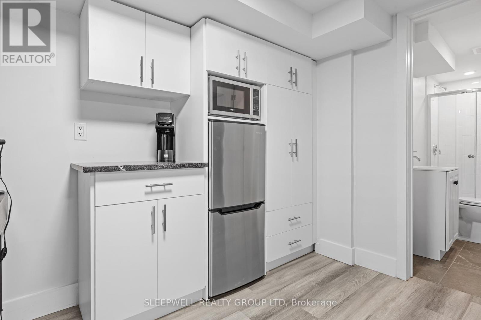255 Somerset Street E, Ottawa, Ontario  K1N 6V5 - Photo 12 - X12401676