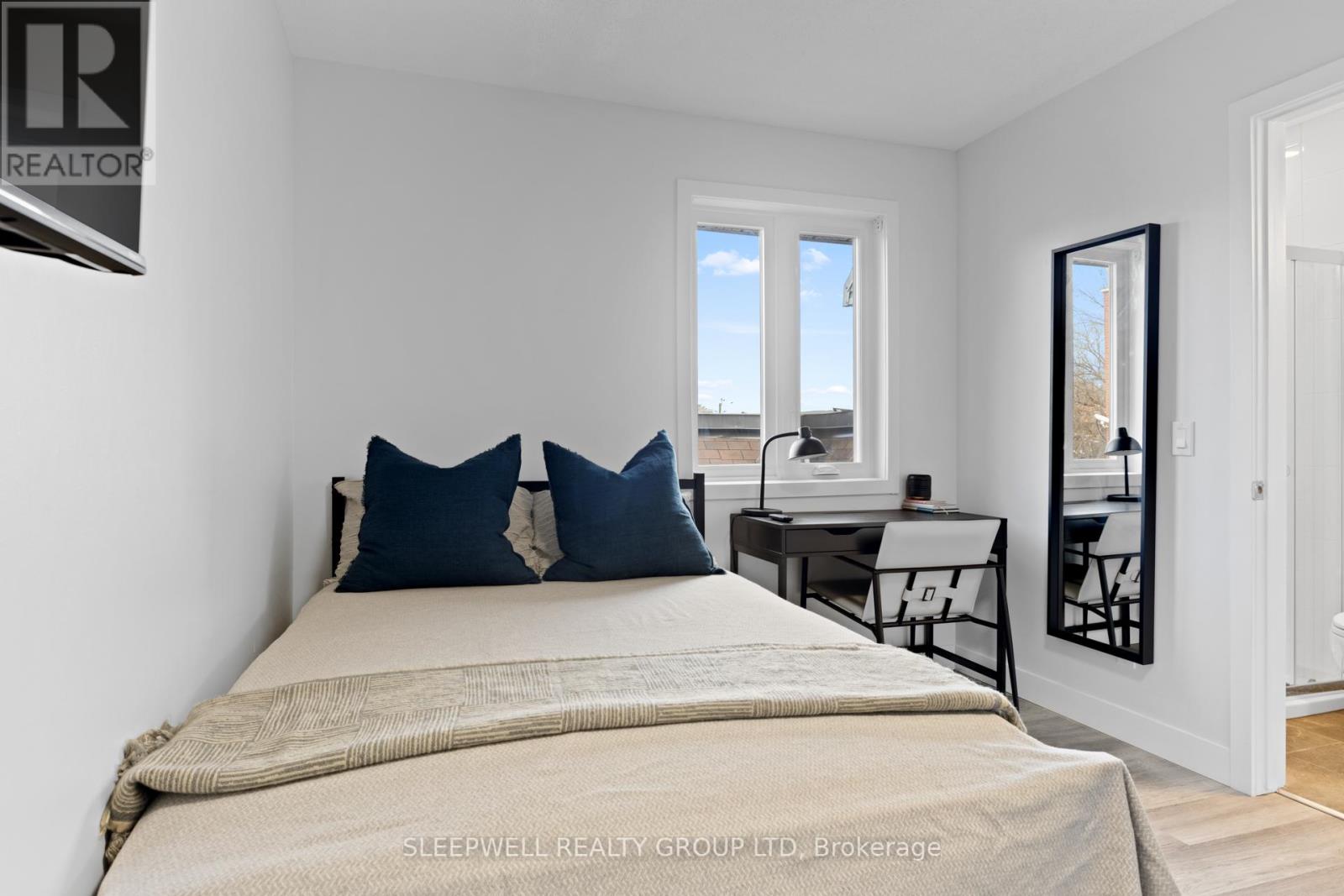 255 Somerset Street E, Ottawa, Ontario  K1N 6V5 - Photo 17 - X12401676
