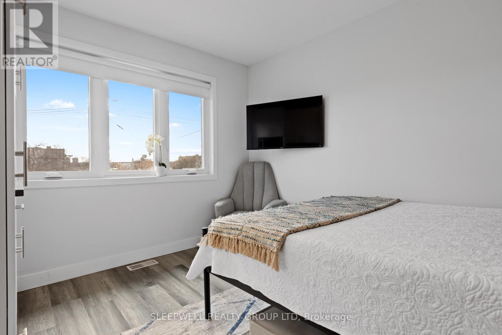255 Somerset Street E, Ottawa, Ontario  K1N 6V5 - Photo 19 - X12401676
