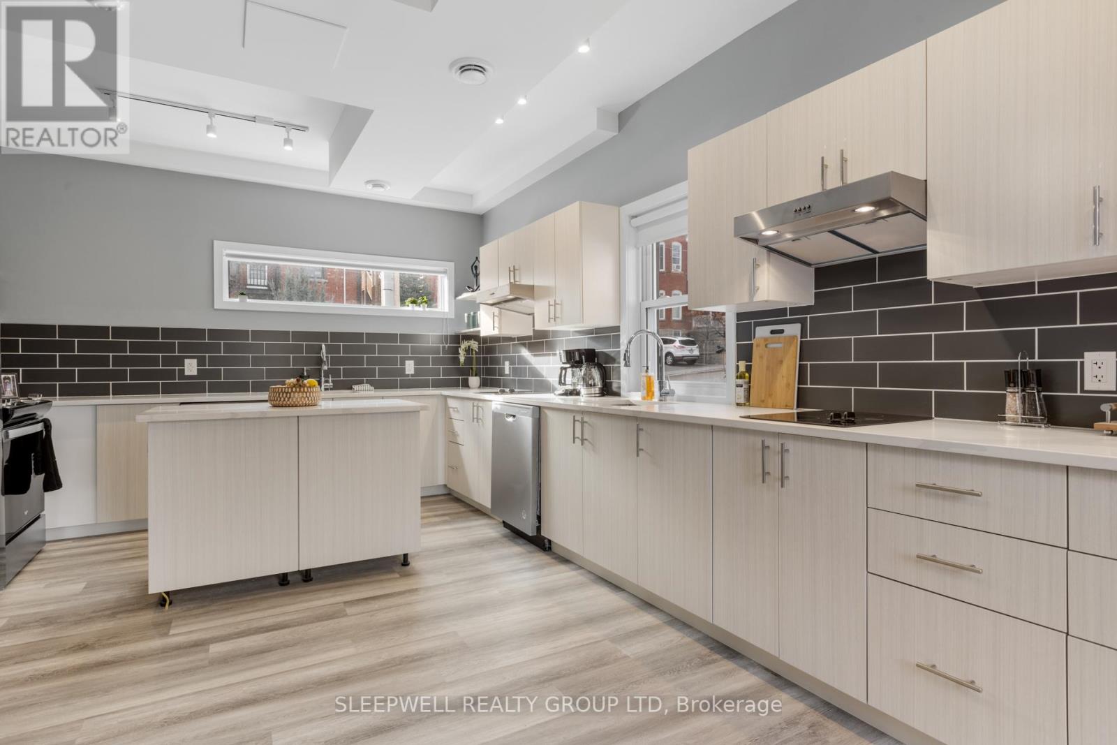 255 Somerset Street E, Ottawa, Ontario  K1N 6V5 - Photo 2 - X12401676