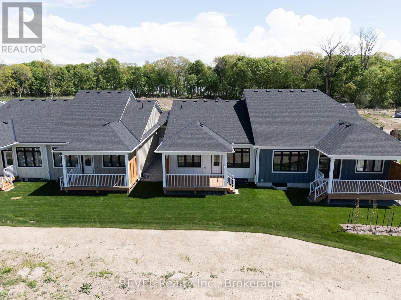 70e Seneca Drive, Fort Erie, Ontario  L2A 1C2 - Photo 38 - X12401661