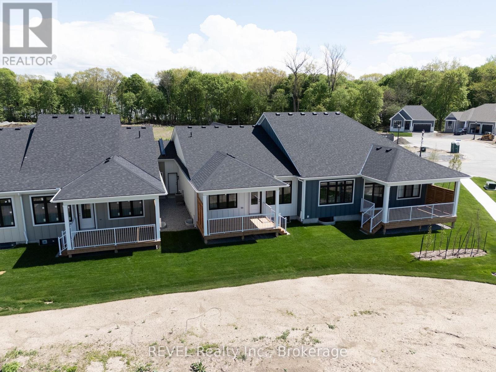 70e Seneca Drive, Fort Erie, Ontario  L2A 1C2 - Photo 39 - X12401661