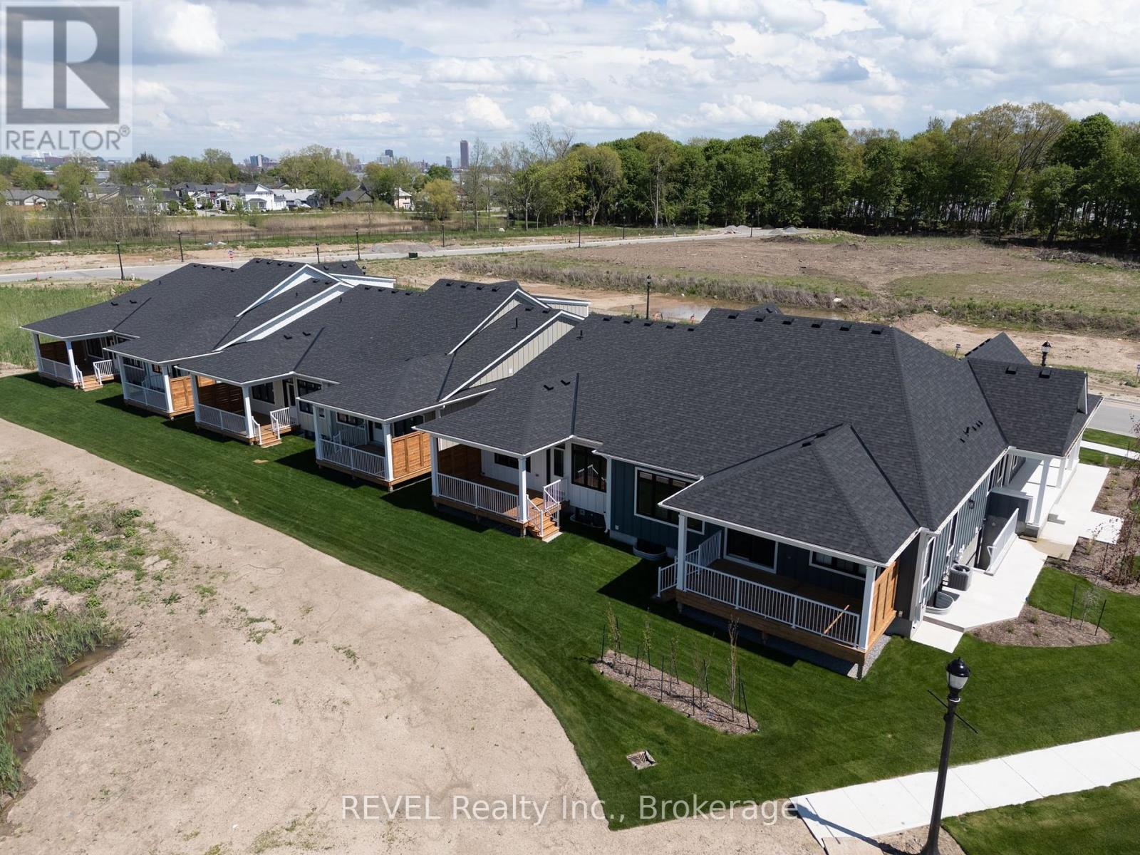 70b Seneca Drive, Fort Erie, Ontario  L2A 1C2 - Photo 40 - X12401674