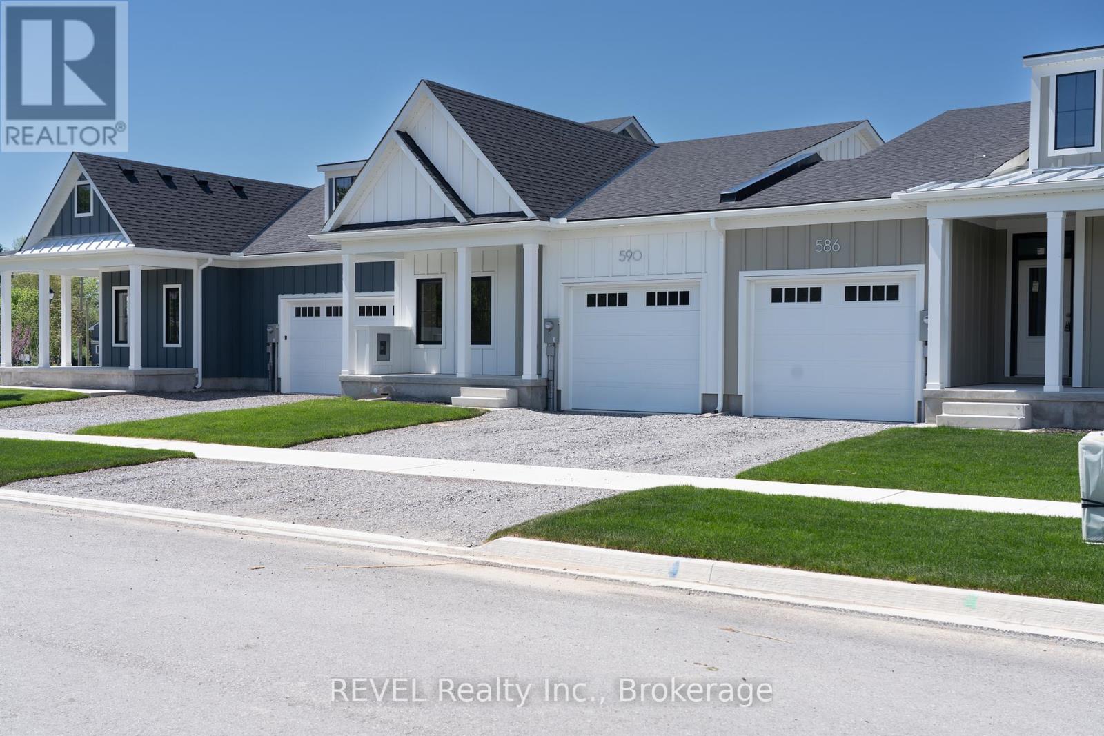 70b Seneca Drive, Fort Erie, Ontario  L2A 1C2 - Photo 6 - X12401674