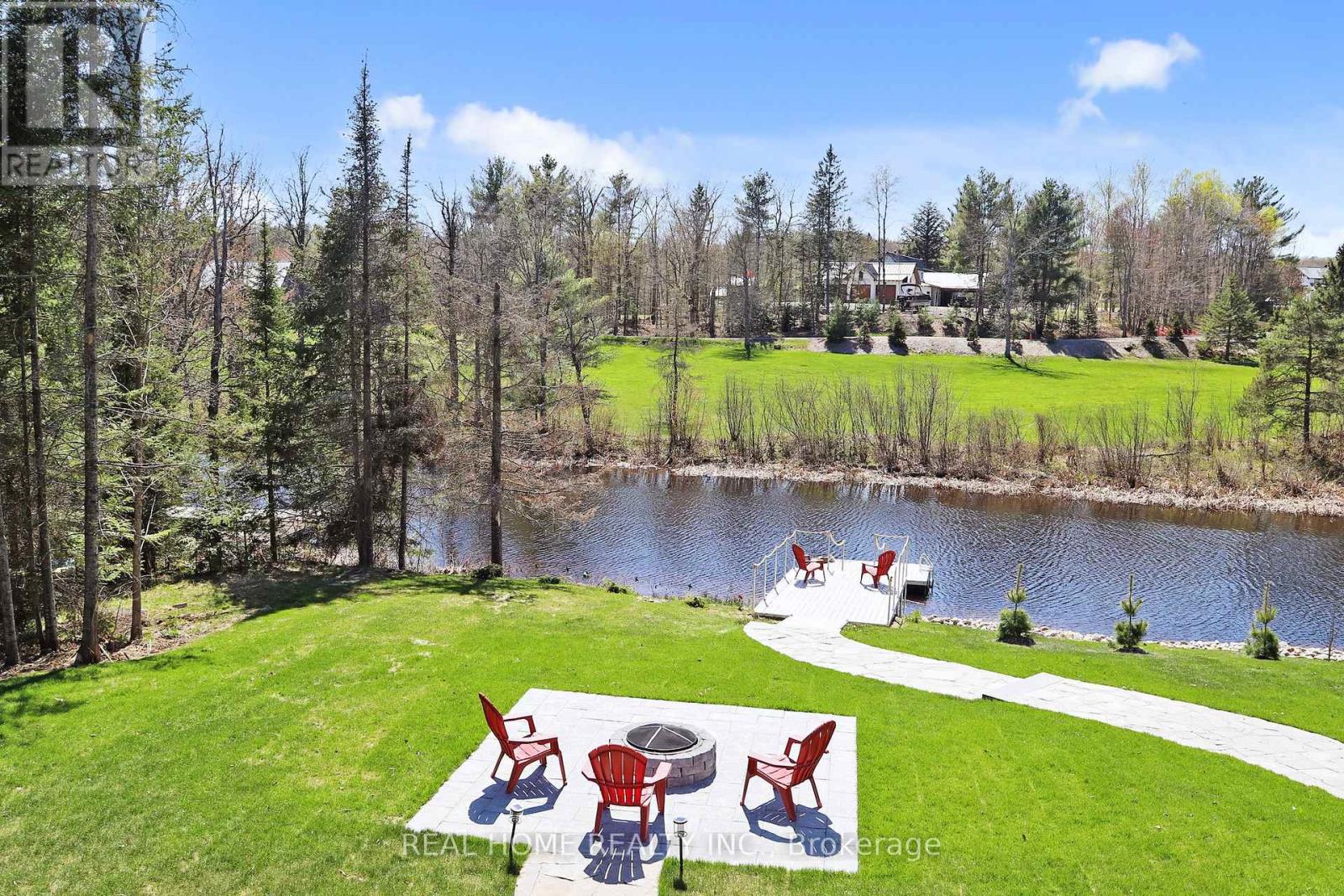 8 Knowles Crescent, Seguin, Ontario  P0C 1J0 - Photo 1 - X12401628