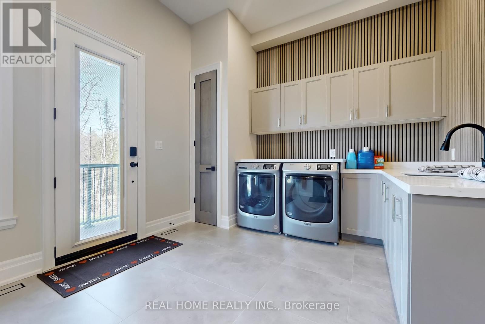 8 Knowles Crescent, Seguin, Ontario  P0C 1J0 - Photo 12 - X12401628