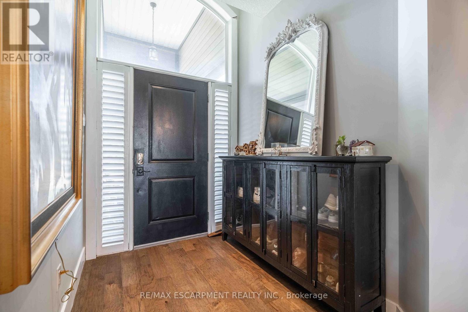 Property at 95 GRETI DRIVE image 3