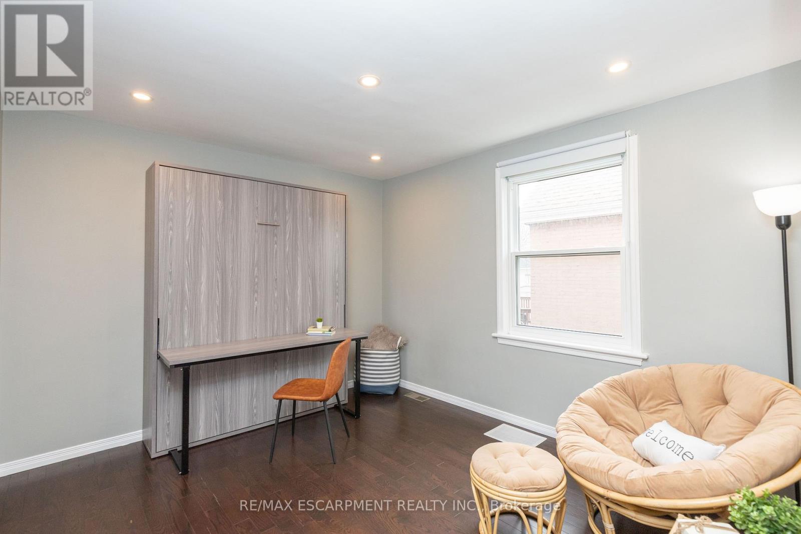 Upper - 4 Sunning Hill Avenue, Hamilton, Ontario  L8T 4Z1 - Photo 4 - X12401656