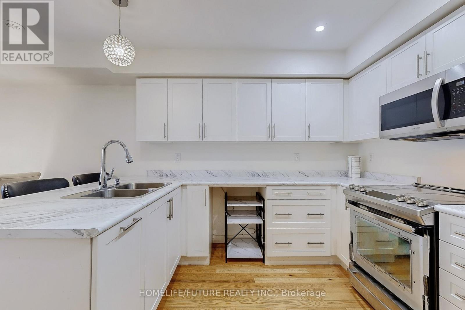 224 Lord Elgin Lane, Clarington, Ontario  L1C 7E8 - Photo 10 - E12401665