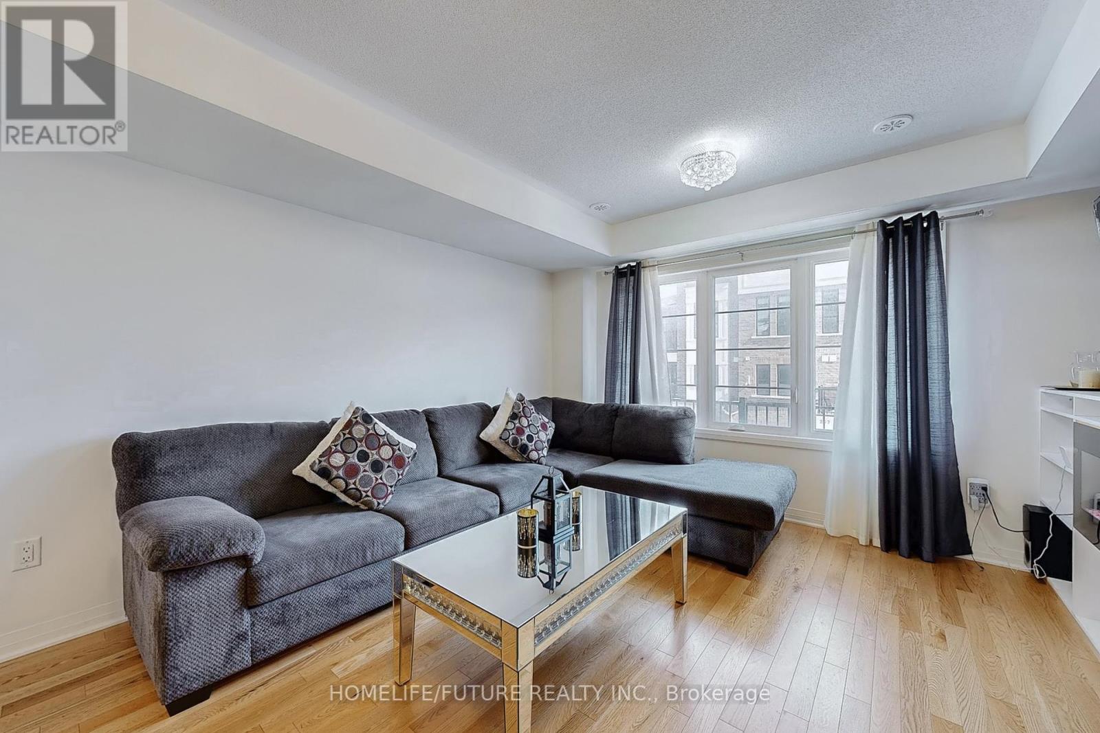 224 Lord Elgin Lane, Clarington, Ontario  L1C 7E8 - Photo 4 - E12401665
