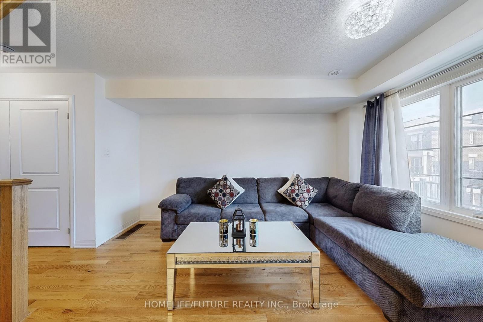 224 Lord Elgin Lane, Clarington, Ontario  L1C 7E8 - Photo 7 - E12401665