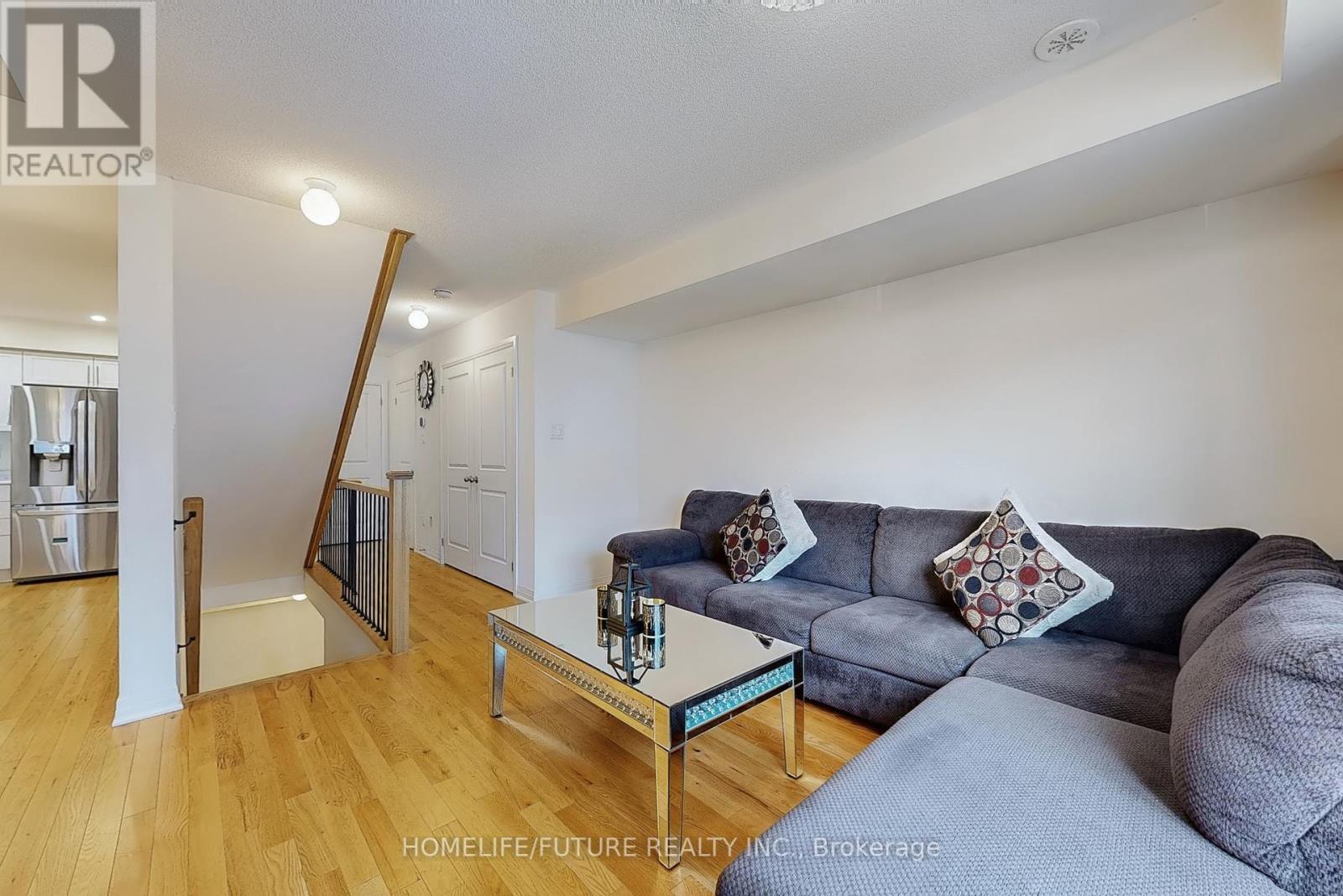 224 Lord Elgin Lane, Clarington, Ontario  L1C 7E8 - Photo 8 - E12401665