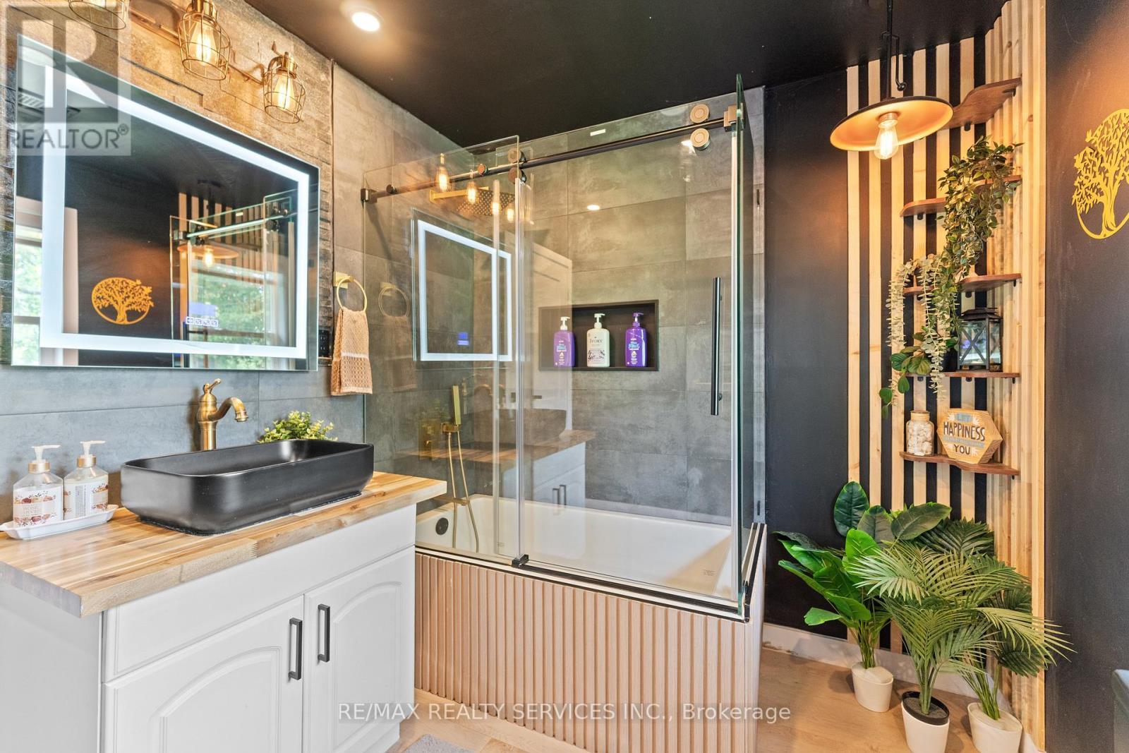 2305 Crystal Beach Road, Innisfil (Alcona), Ontario  L9S 3W8 - Photo 24 - N12397717