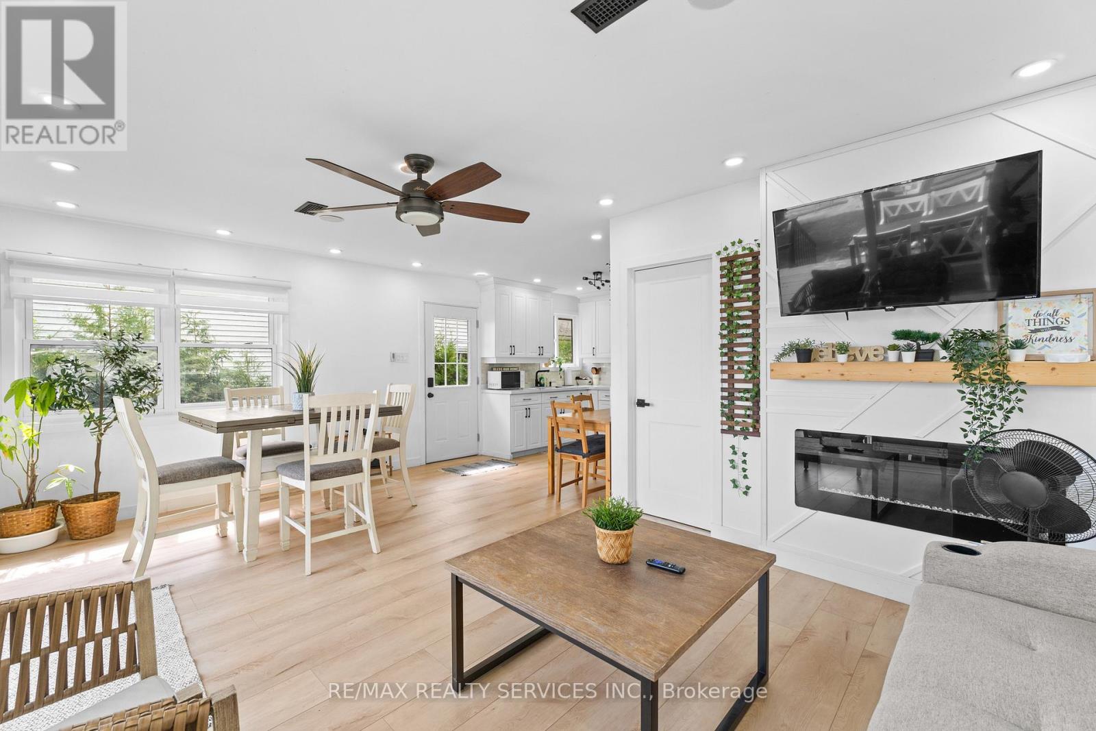 2305 Crystal Beach Road, Innisfil (Alcona), Ontario  L9S 3W8 - Photo 16 - N12397717