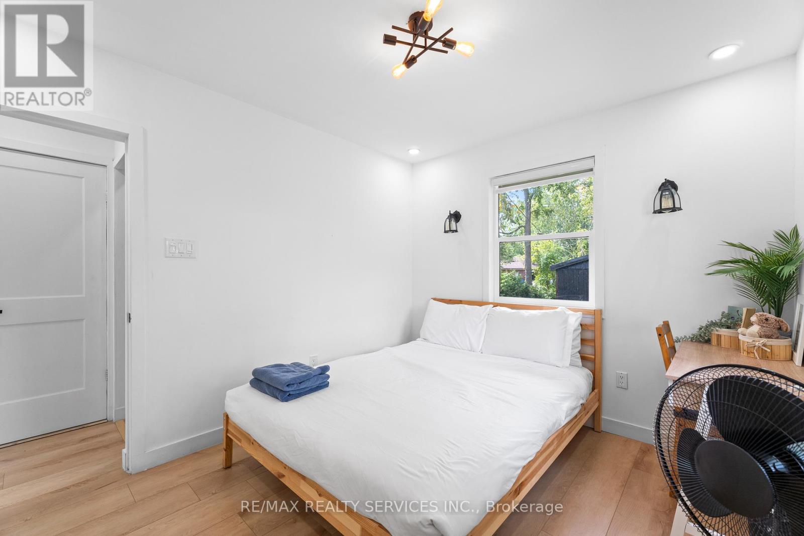 2305 Crystal Beach Road, Innisfil (Alcona), Ontario  L9S 3W8 - Photo 21 - N12397717