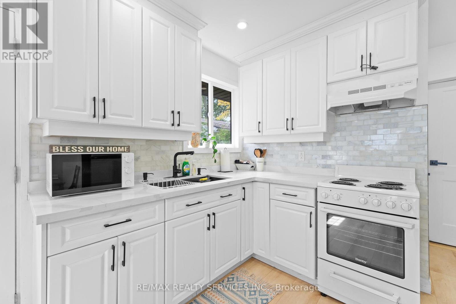 2305 Crystal Beach Road, Innisfil (Alcona), Ontario  L9S 3W8 - Photo 9 - N12397717