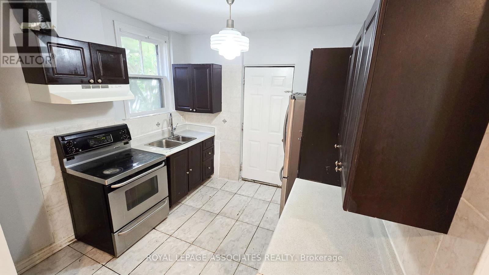 455 Main Street W, Hamilton, Ontario  L8P 1K5 - Photo 10 - X12401672