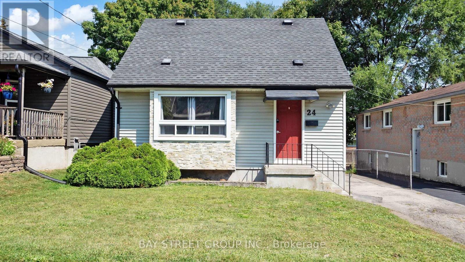 24 Empire Street, London East, Ontario  N5Y 1G7 - Photo 2 - X12396833