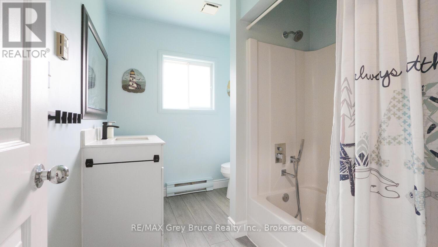 952 Dorcas Bay Road, Northern Bruce Peninsula, Ontario  N0H 2R0 - Photo 28 - X12401710