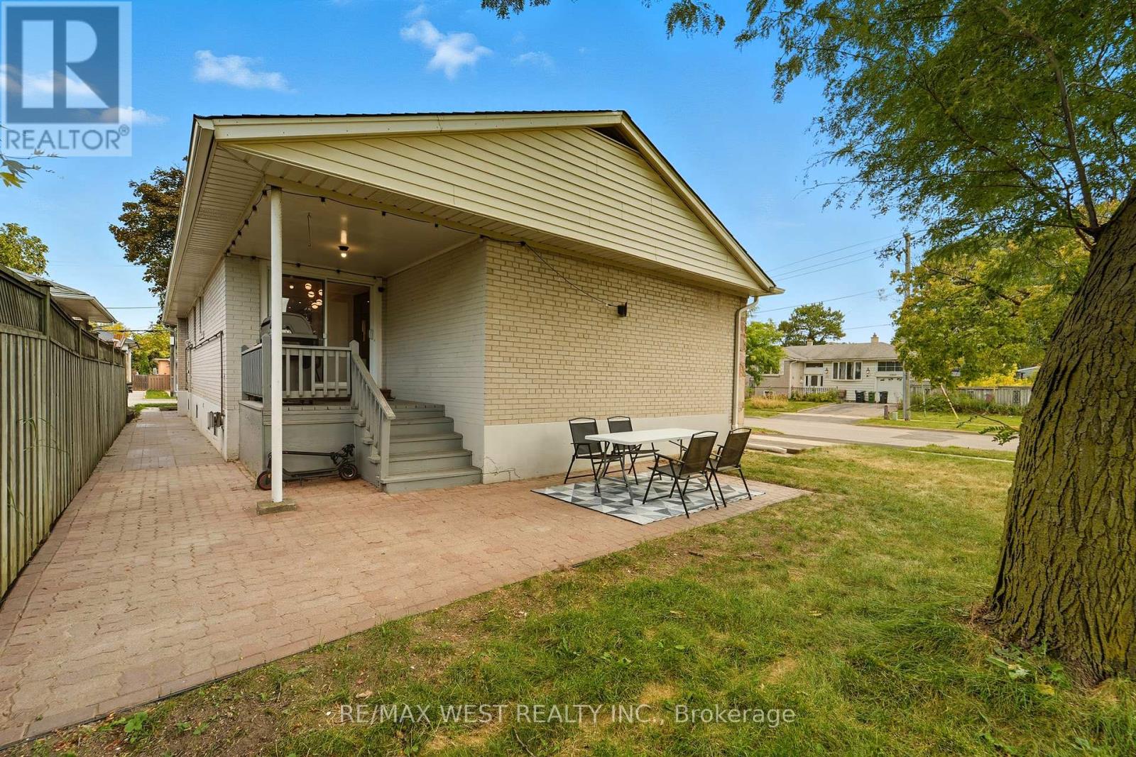 204 Jeffcoat Drive, Toronto, Ontario  M9W 3C9 - Photo 36 - W12401693