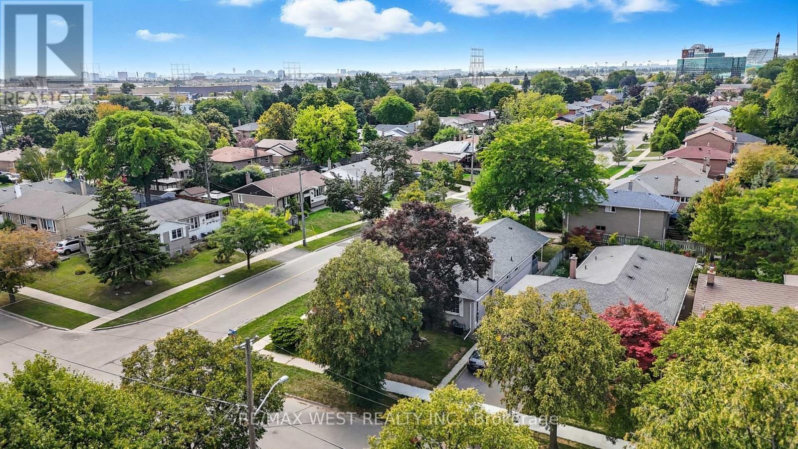 204 Jeffcoat Drive, Toronto, Ontario  M9W 3C9 - Photo 39 - W12401693