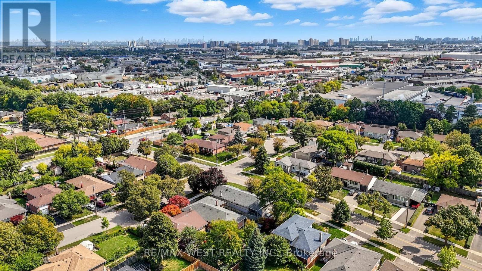 204 Jeffcoat Drive, Toronto, Ontario  M9W 3C9 - Photo 41 - W12401693