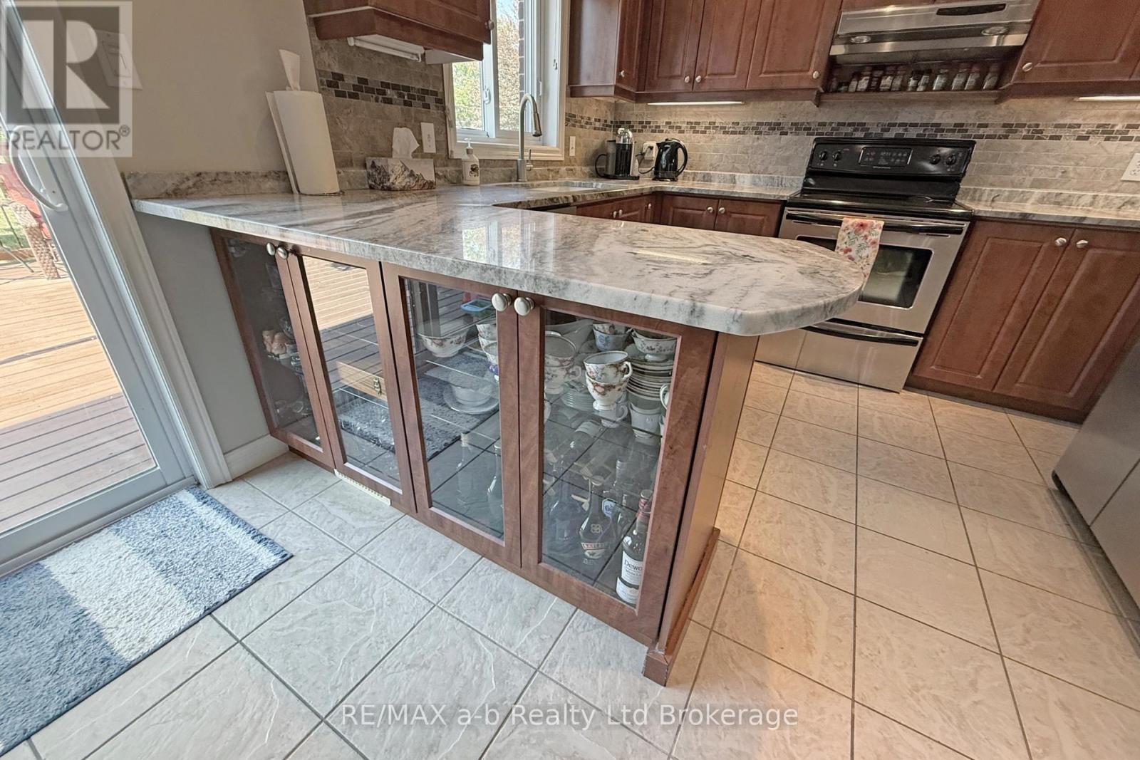 501 Tatham Boulevard, Woodstock, Ontario  N4T 0A7 - Photo 16 - X12401699