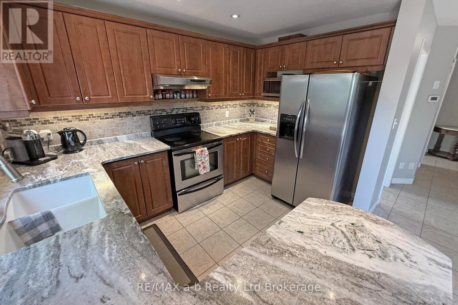501 Tatham Boulevard, Woodstock, Ontario  N4T 0A7 - Photo 17 - X12401699