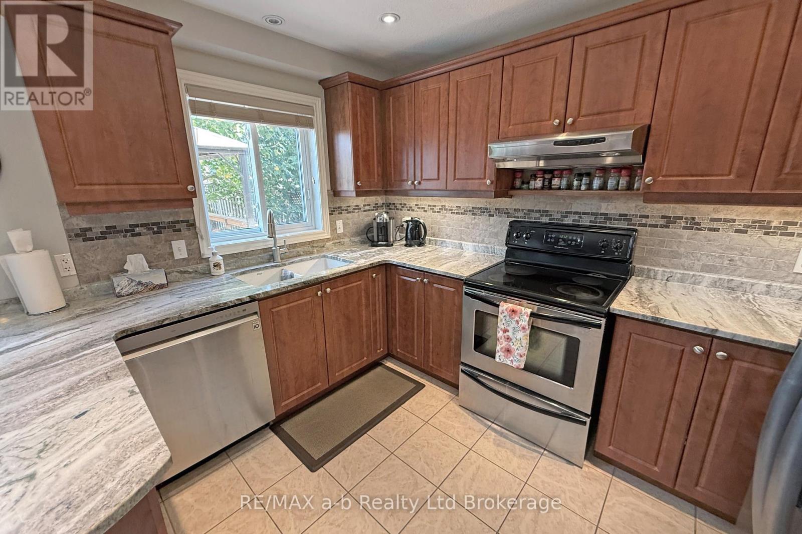 501 Tatham Boulevard, Woodstock, Ontario  N4T 0A7 - Photo 18 - X12401699