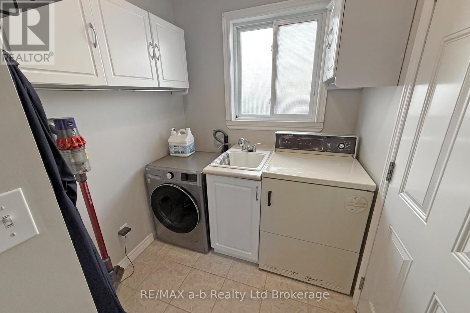 501 Tatham Boulevard, Woodstock, Ontario  N4T 0A7 - Photo 21 - X12401699