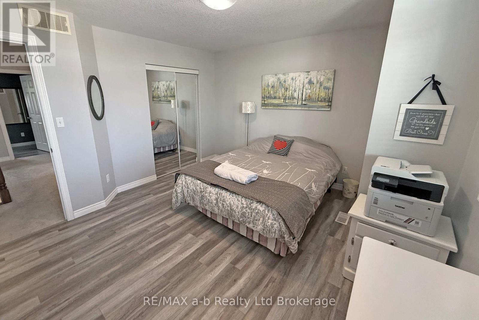 501 Tatham Boulevard, Woodstock, Ontario  N4T 0A7 - Photo 27 - X12401699