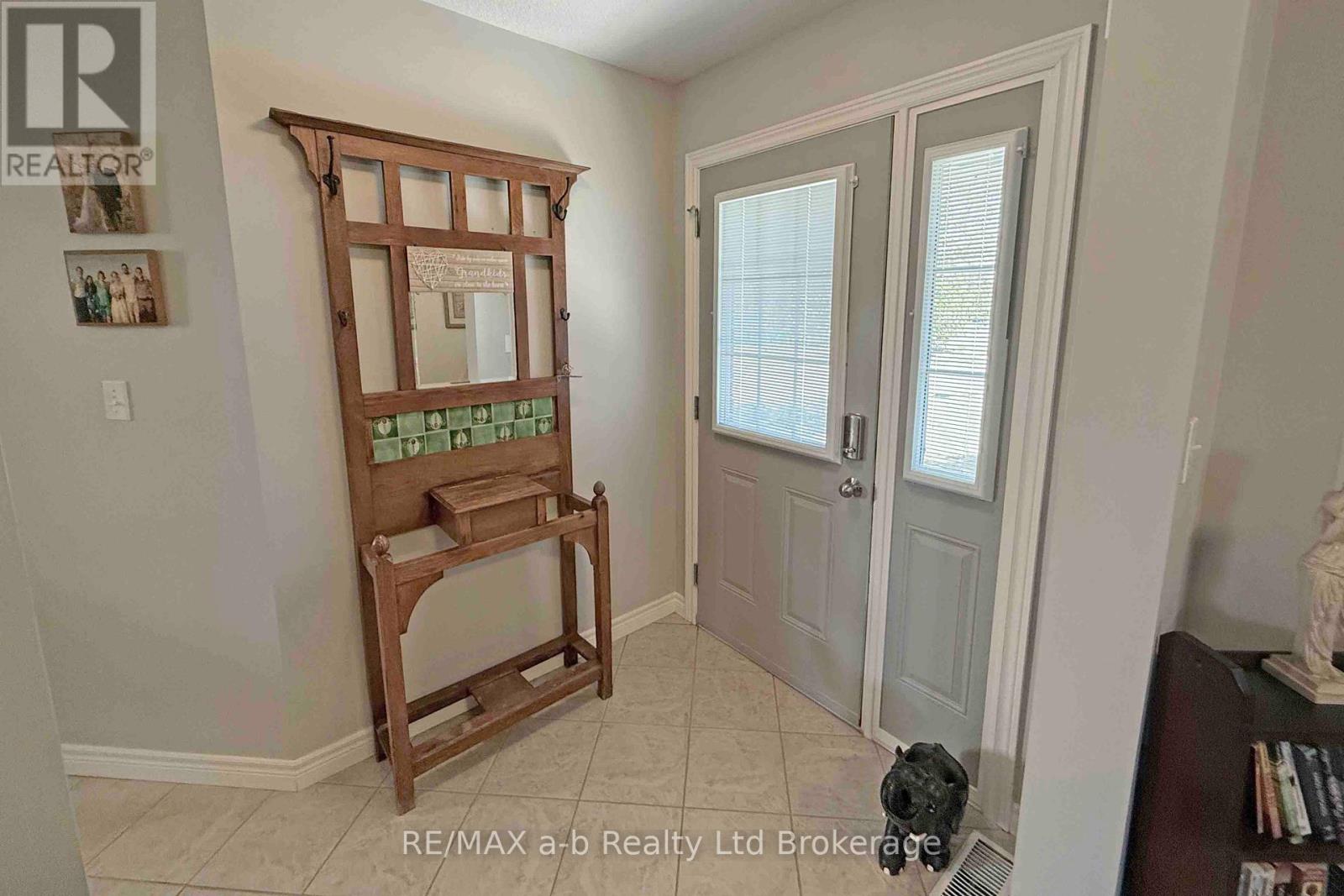 501 Tatham Boulevard, Woodstock, Ontario  N4T 0A7 - Photo 6 - X12401699