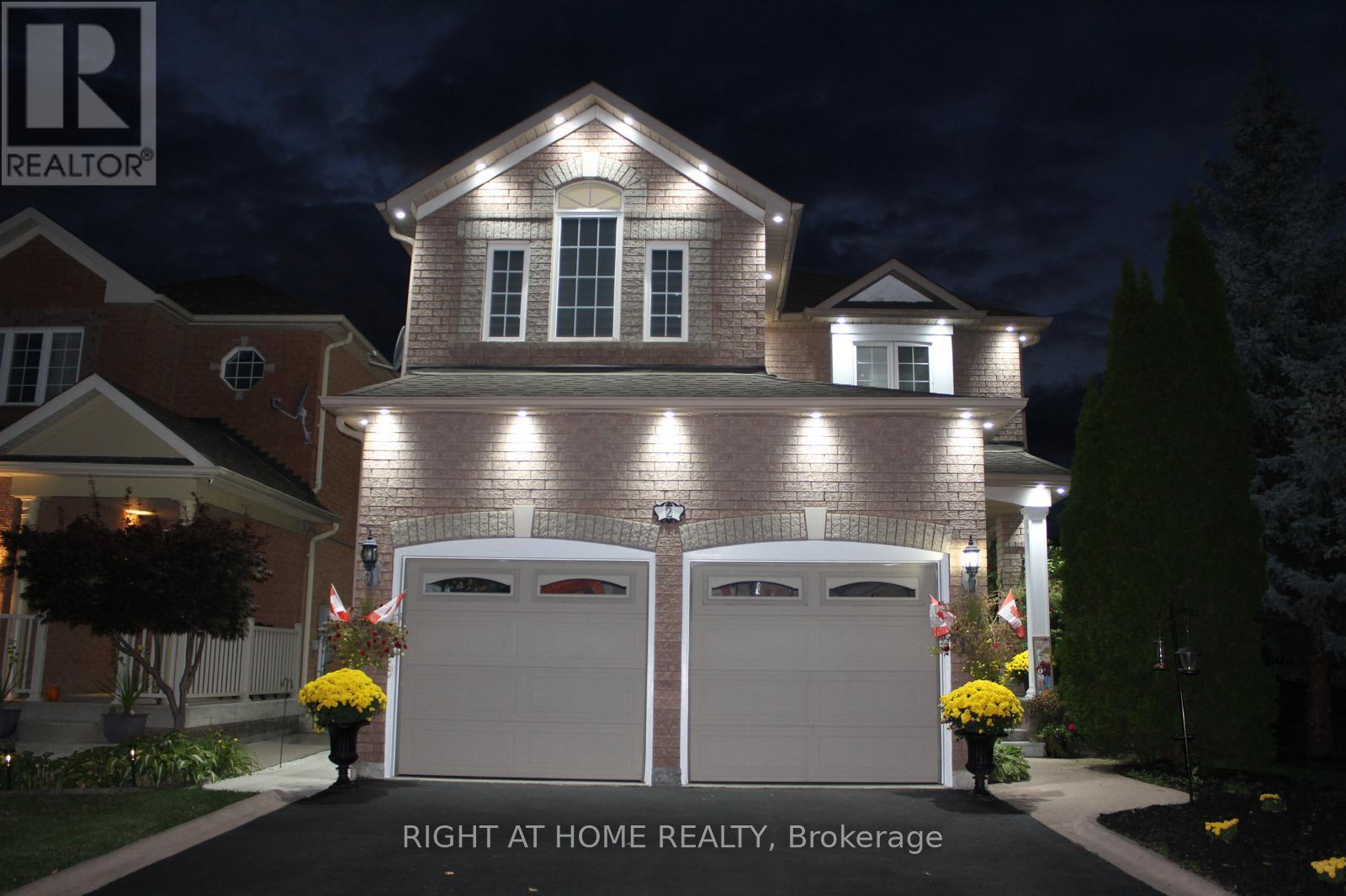 2 Melrose Gardens, Brampton (Snelgrove), Ontario  L7A 1J7 - Photo 3 - W12401704