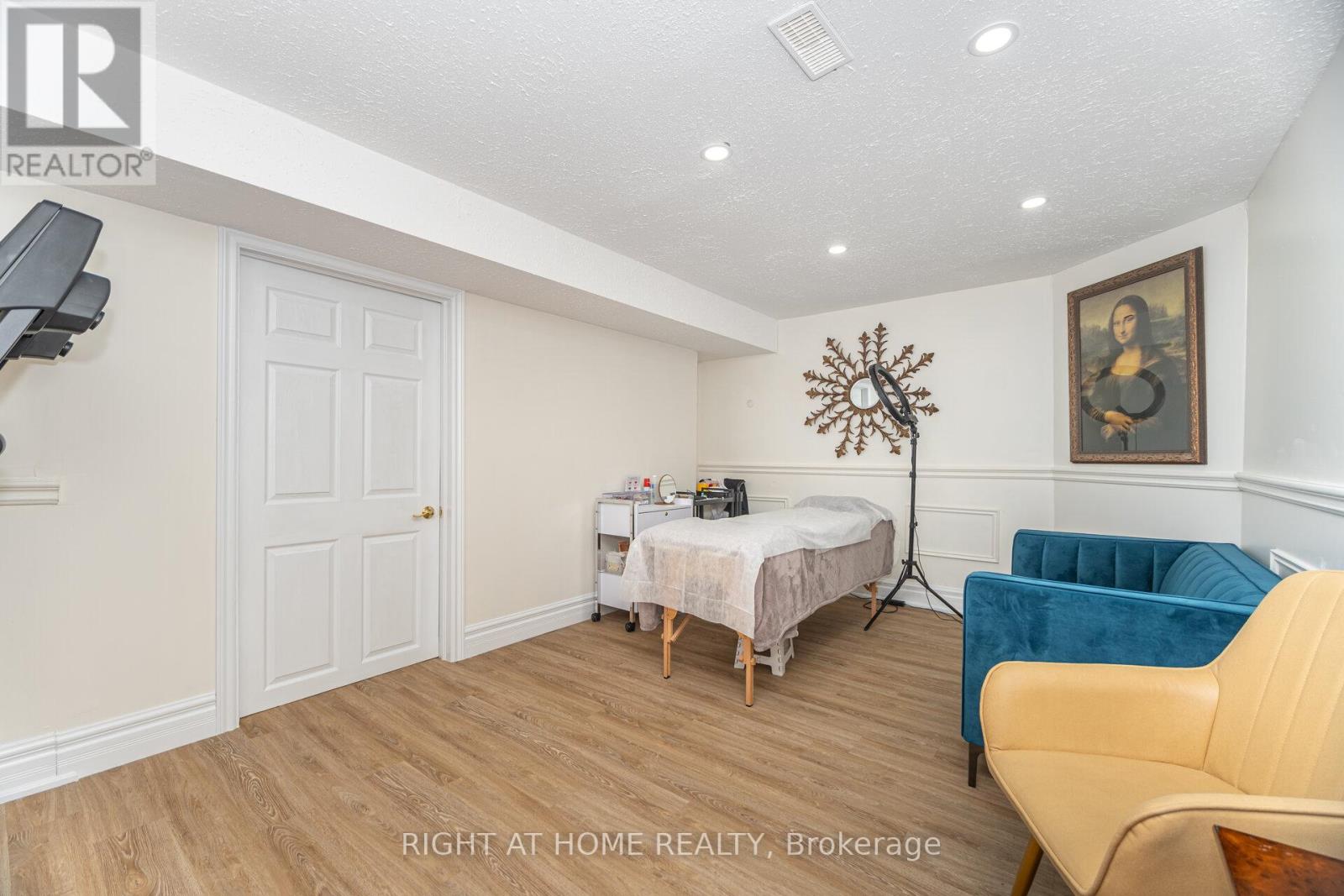 2 Melrose Gardens, Brampton (Snelgrove), Ontario  L7A 1J7 - Photo 44 - W12401704