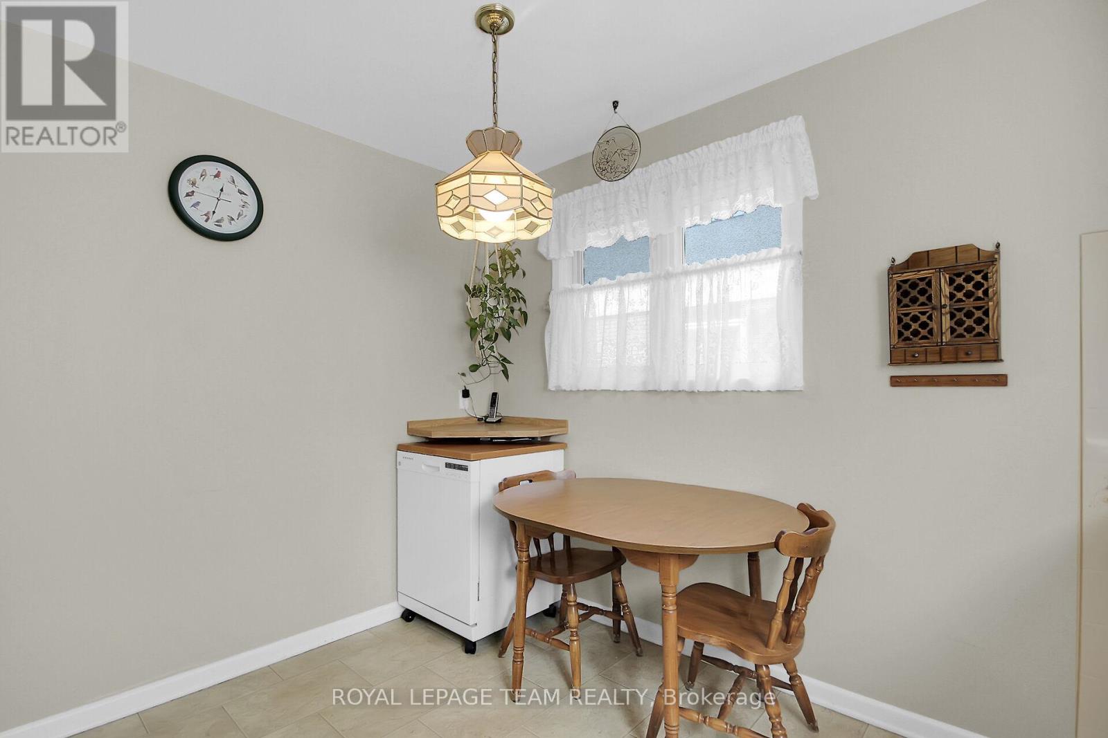 962 Dynes Road, Ottawa, Ontario  K2C 0G8 - Photo 11 - X12401714