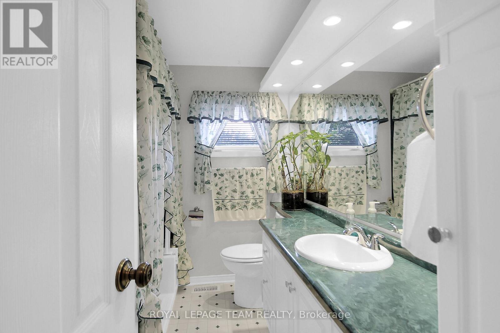 962 Dynes Road, Ottawa, Ontario  K2C 0G8 - Photo 17 - X12401714