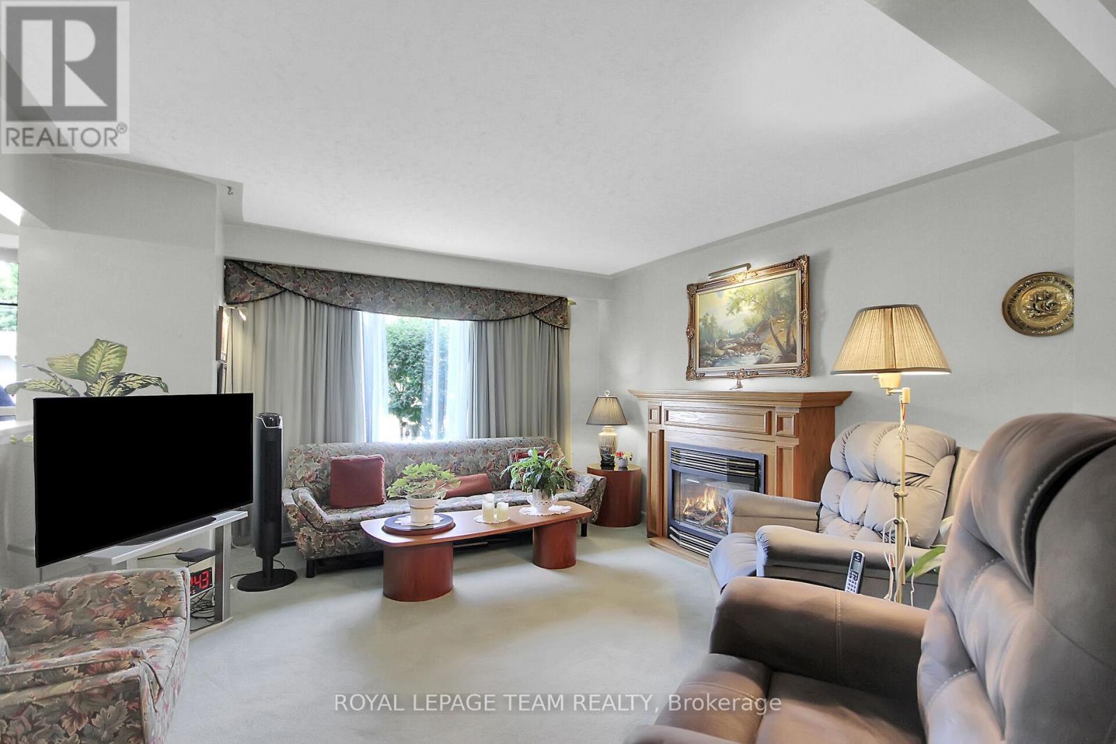 962 Dynes Road, Ottawa, Ontario  K2C 0G8 - Photo 4 - X12401714