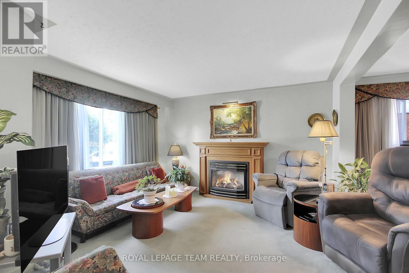 962 Dynes Road, Ottawa, Ontario  K2C 0G8 - Photo 5 - X12401714