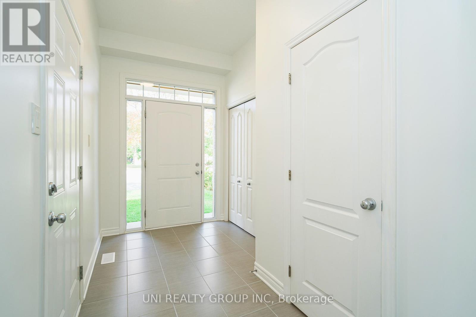 180 Highbury Park Drive, Ottawa, Ontario  K2J 5Y1 - Photo 4 - X12401715