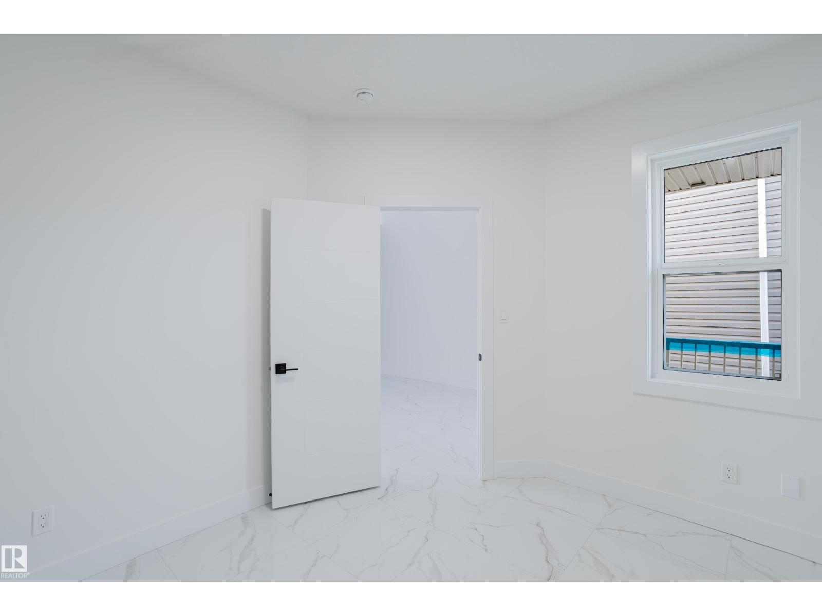 915 18 Av Nw, Edmonton, Alberta  T6T 2X3 - Photo 7 - E4457636