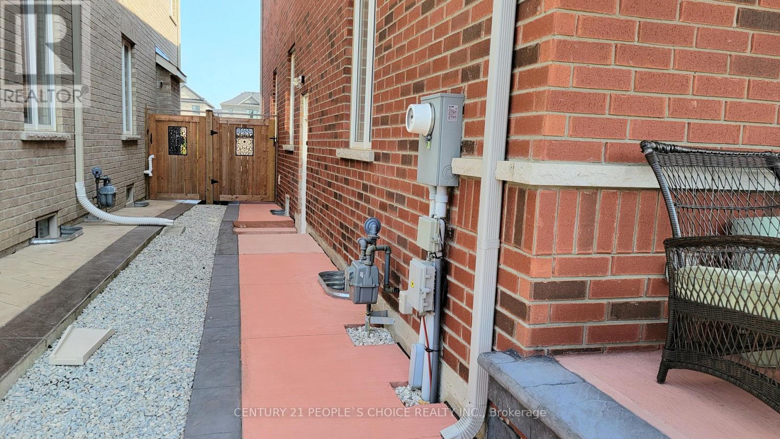 Bsmt - 33 Boathouse Road, Brampton, Ontario  L7A 5B5 - Photo 3 - W12375254